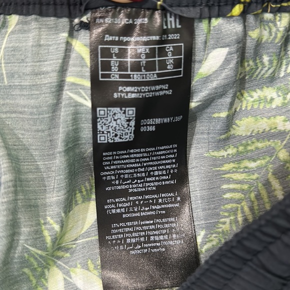 Men’s Guess Two pack swimming trunks - Picture 5 of 7